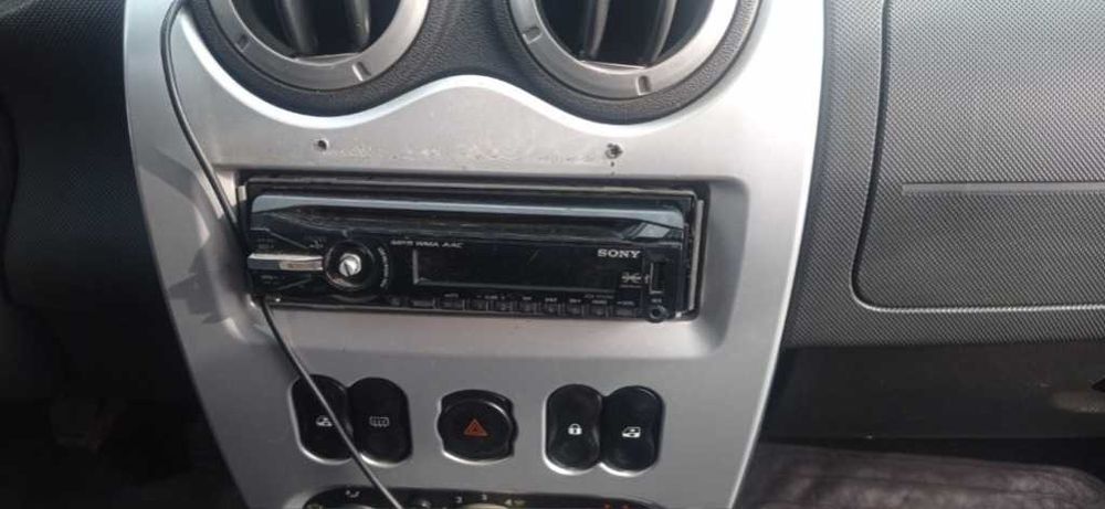 Продавам Dacia Logan 1.4 75 ks комби