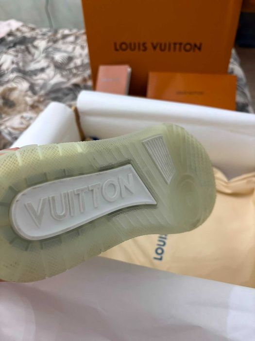 Aididasi  LOUIS VITTON piele naturala
