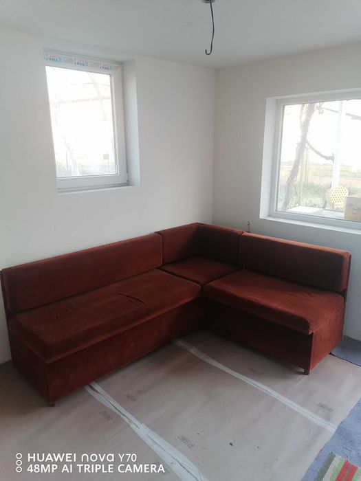 Диван със опция сън