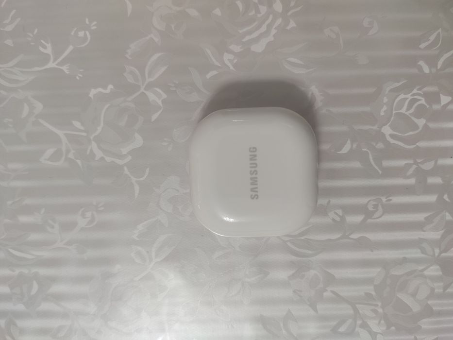 Продам Samsung galaxy buds 2