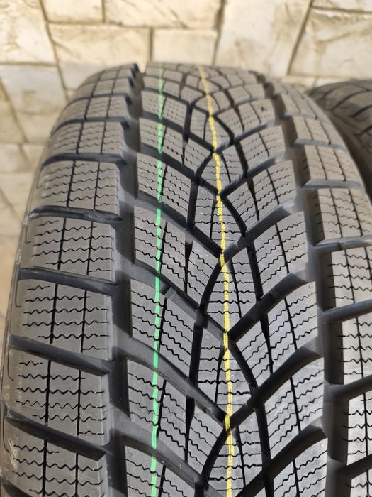 Нови зимни гуми Good year 215/55R18 Ultra grip performance SUV 2155518