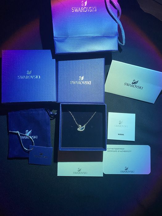 Lantisor / Colier / Pandantiv Swarovski Swan Blue