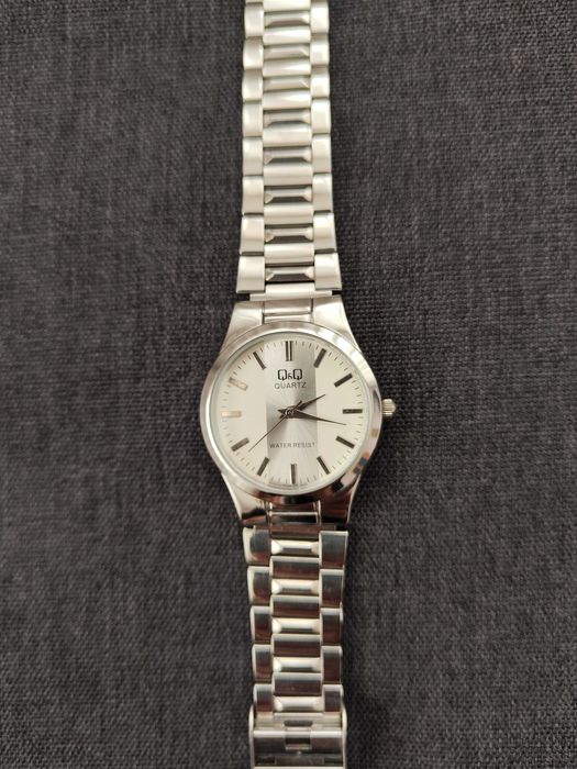 Нов метален часовник Q&Q Water resist