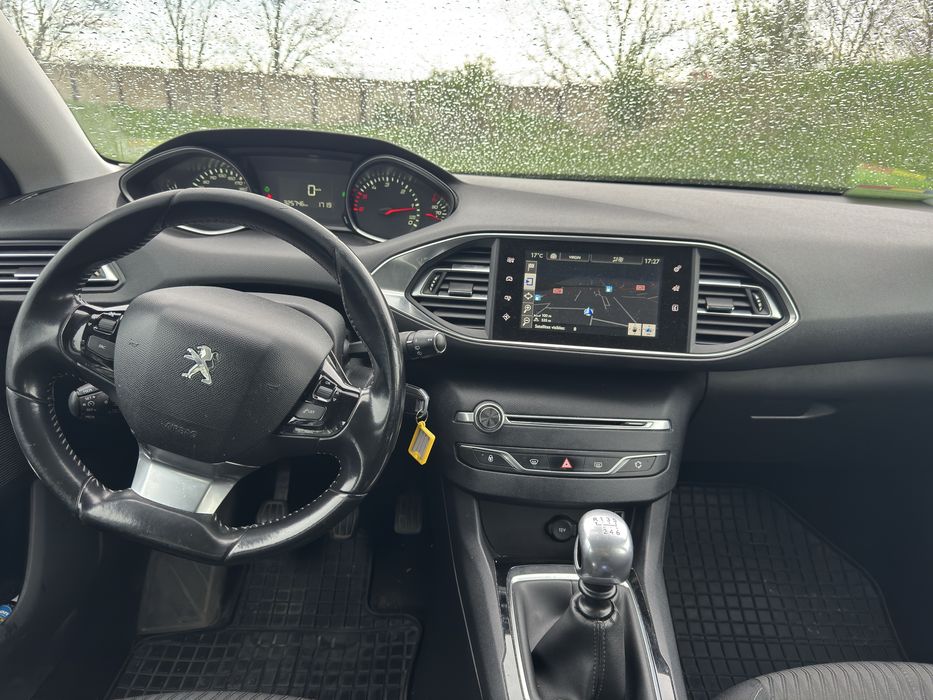 Peugeot 308 model 2015