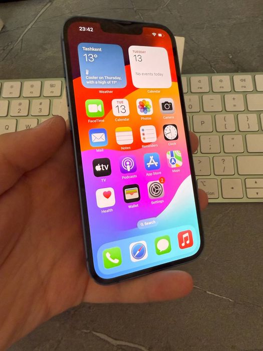 iPhone 13  256gb  orqasi nomiga singan