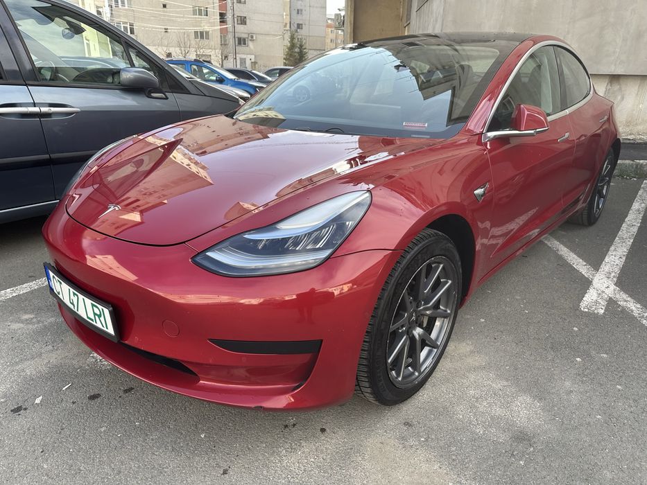 TESLA model 3 standar plus