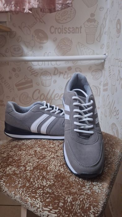 Продаю.Кроссовки.