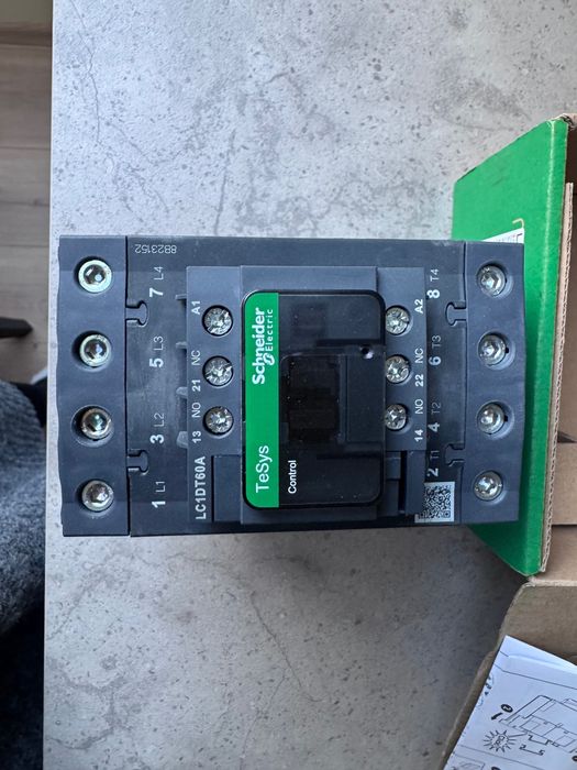 Контактор Schneider LC1DT60AP7