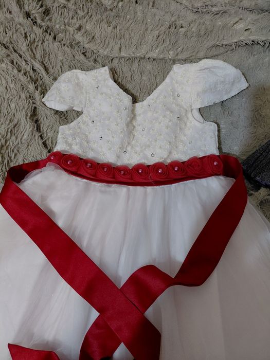 Нарядные платья для девочки