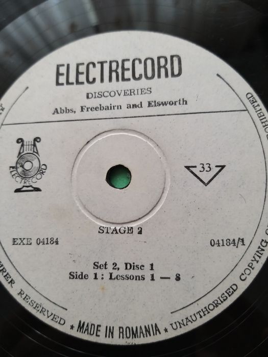 Vând 2 seturi ( 3 bucăți/ set ) de discuri de vinil
