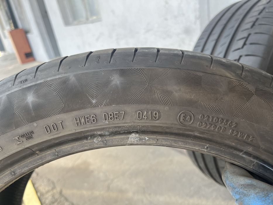 2 бр. летни гуми 235/45/19 Continental DOT 0419 5+ mm