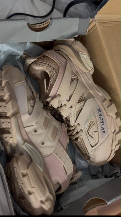 Balenciaga track crem