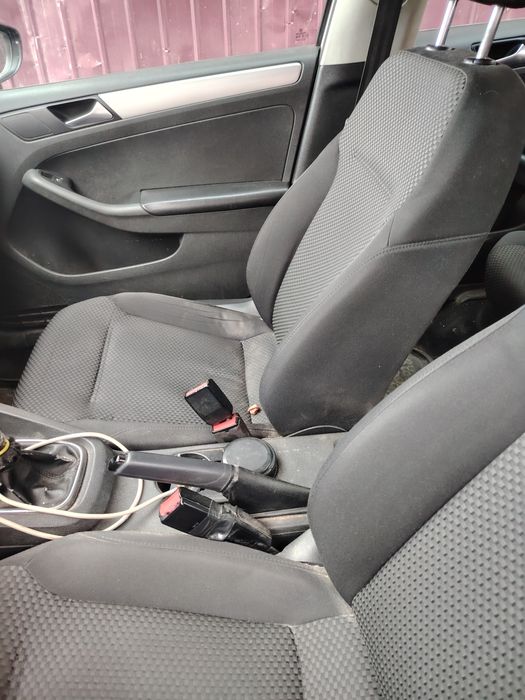 Vând Volkswagen Jetta 1.6 Tdi
