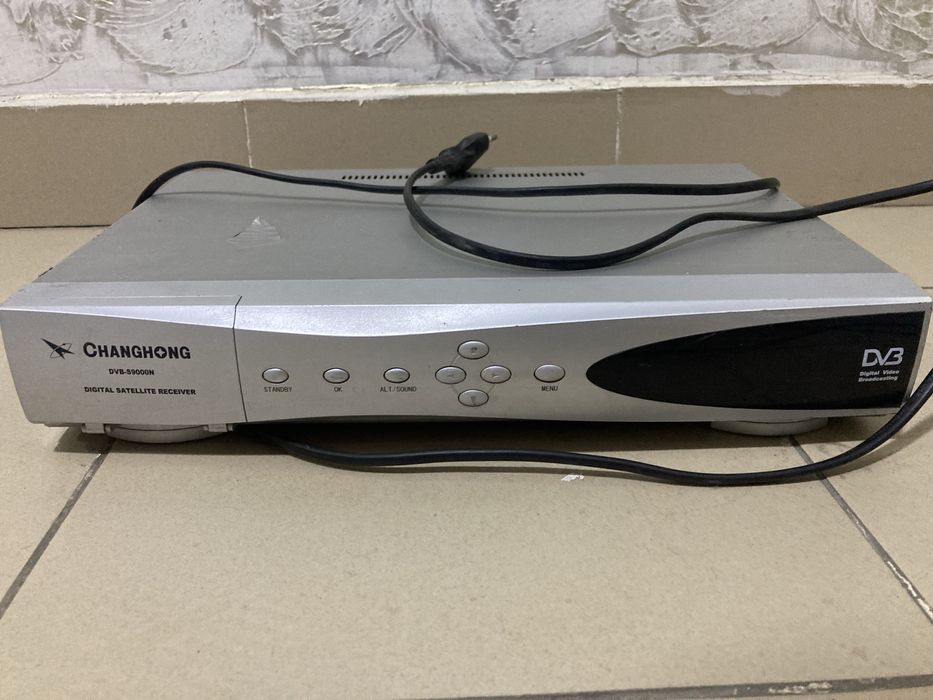 Продается цифровой спутниковый ресивер приемник Changhong
