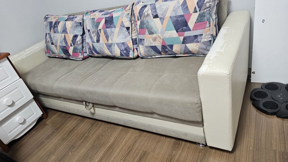 ПРОДАМ ДИВАН -10 000тг