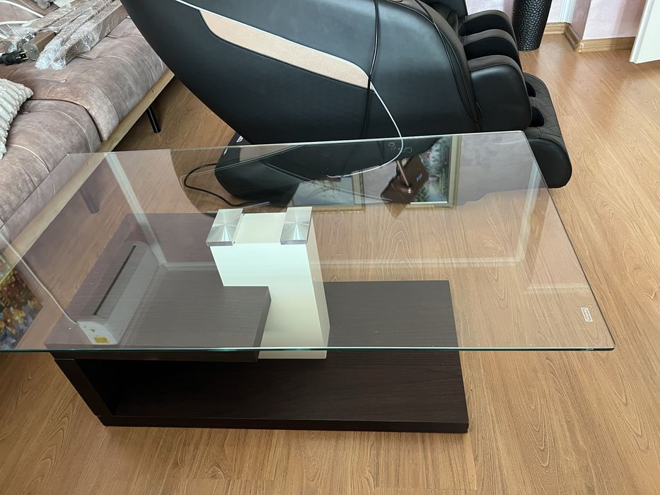 Маса холна 59/110/42 стъклен плот