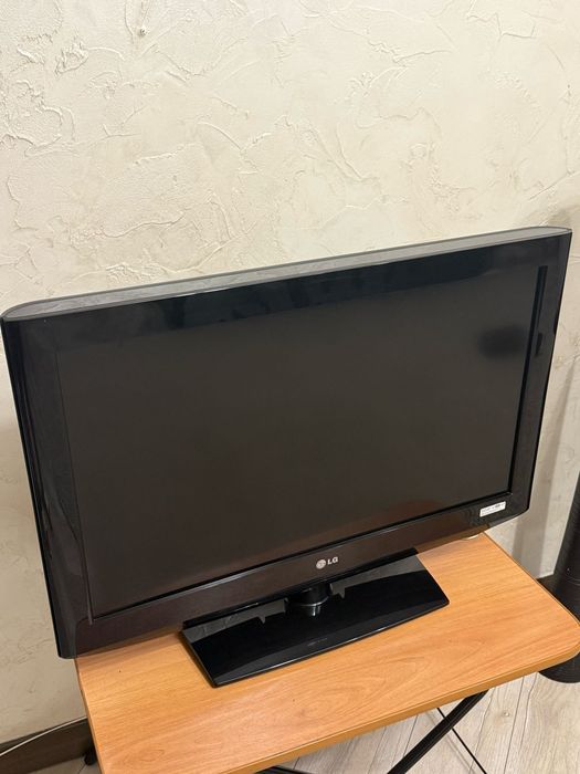 Телевизор цветного изображения LG диагональ 80