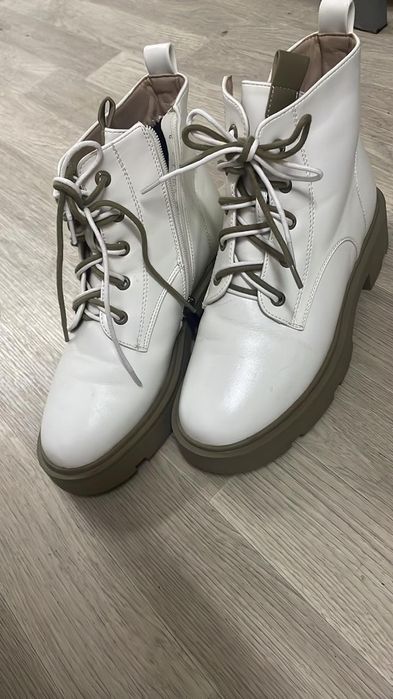 Белые сапоги новые 6000 тг