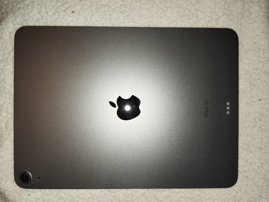 Apple iPad Air 5 8/64 серый + Apple pencil 2