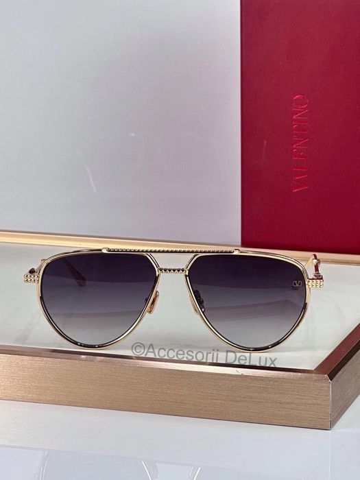 Ochelari de Soare Valentino Garavani V - Stud II 3D Aviator Frame Noi Full Box [Verificare Colet] Gold