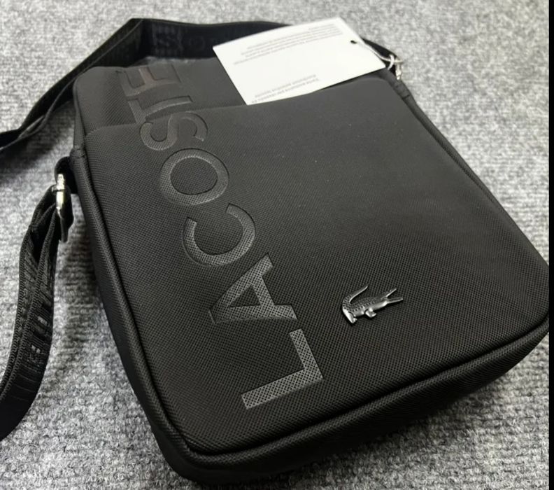 Барсетка от бренда Lacoste