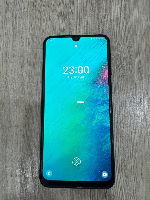 Samsung galaxy A50 holati yaxshi