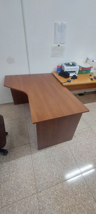 Продаётся офисные мебели срочно