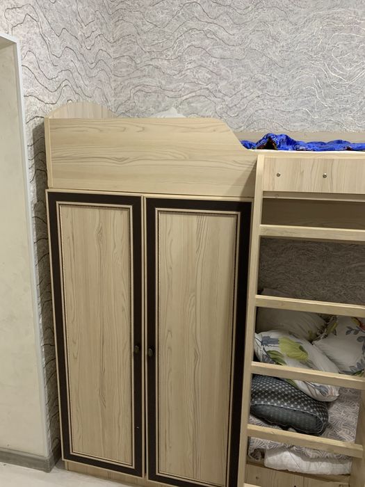 Шкаф с двухярустными кроватьями