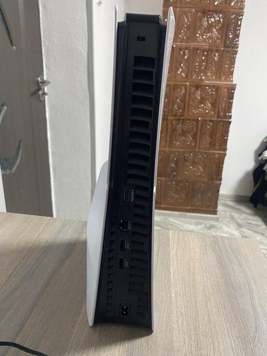 Vand PlayStation 5 Slim 1TB