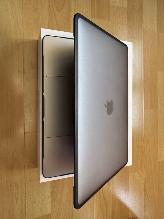 Macbook pro 13,3” M1 (A2338) 16GB, 256GB Iasi • OLX.ro
