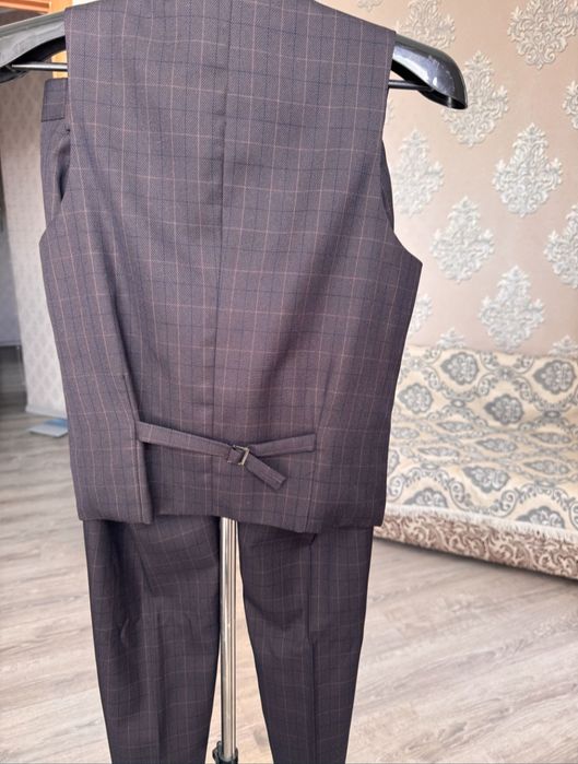 Продам костюм на выпускной