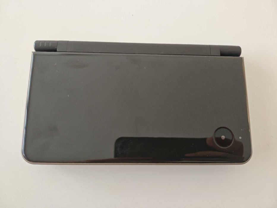 Nintendo DSi XL - качени много игри