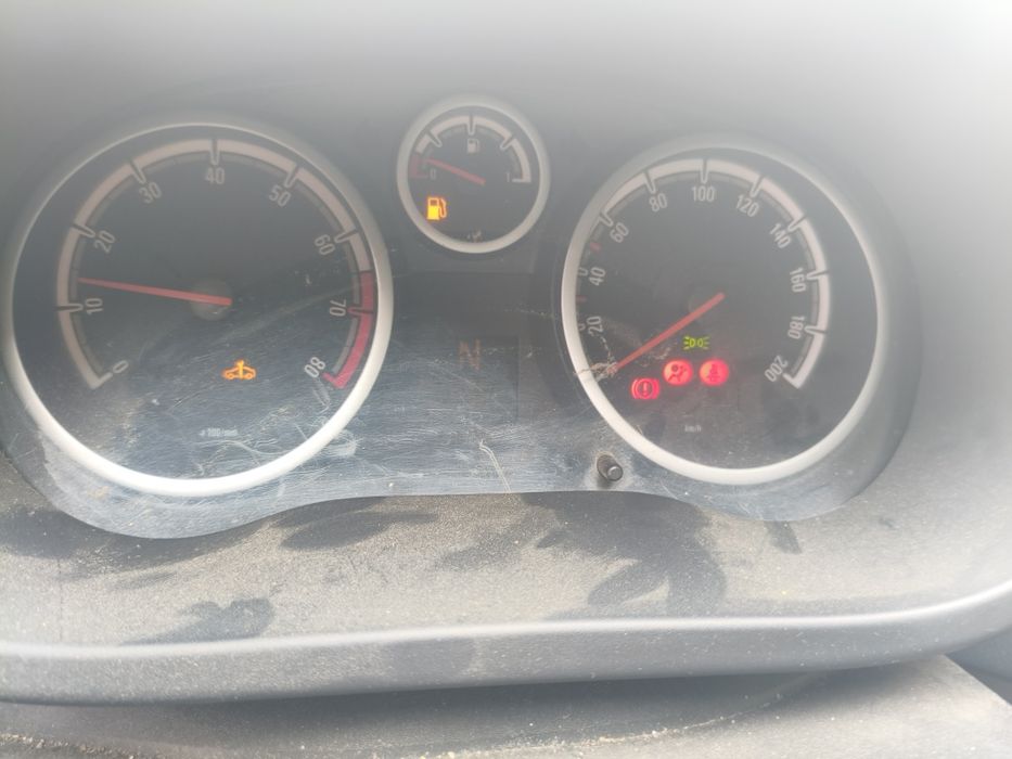 На ЧАСТИ Opel corsa D 1.2 80hp с газ
