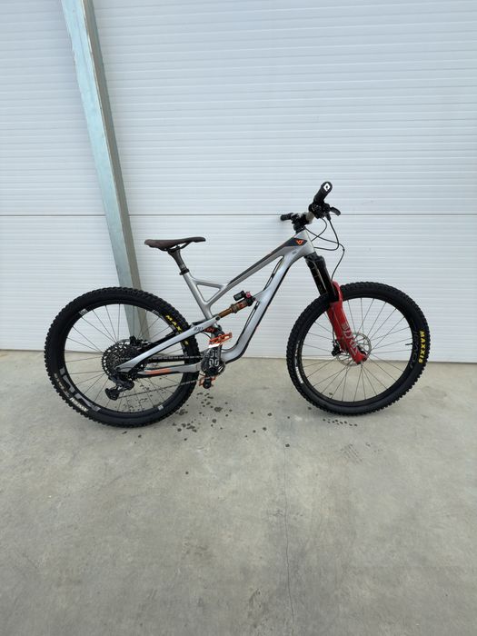 Bicicleta YT Jeffsy CF Pro (L)