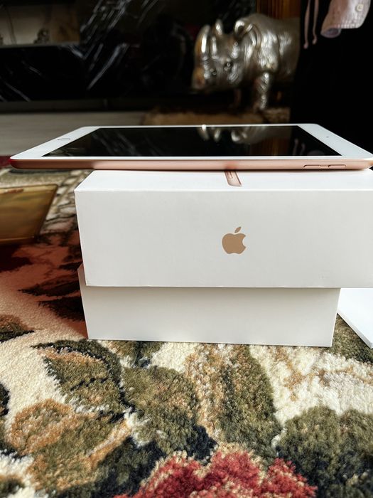 Ipad generația 6-Rose Gold.