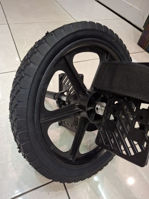 Колело за коремни преси.