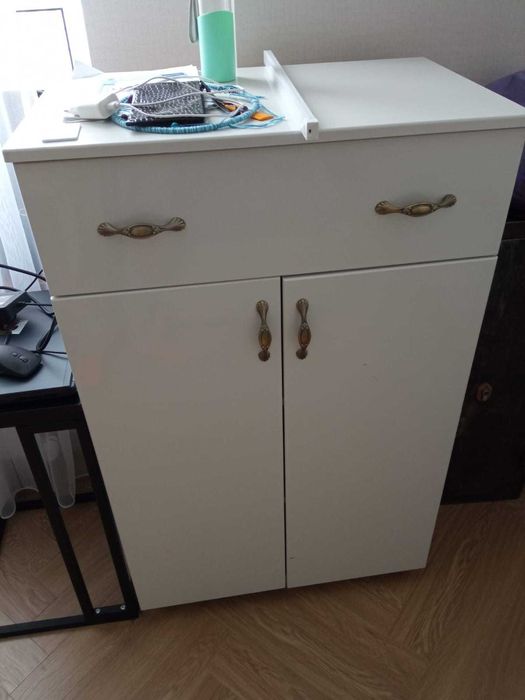 Комод белый интерьерный