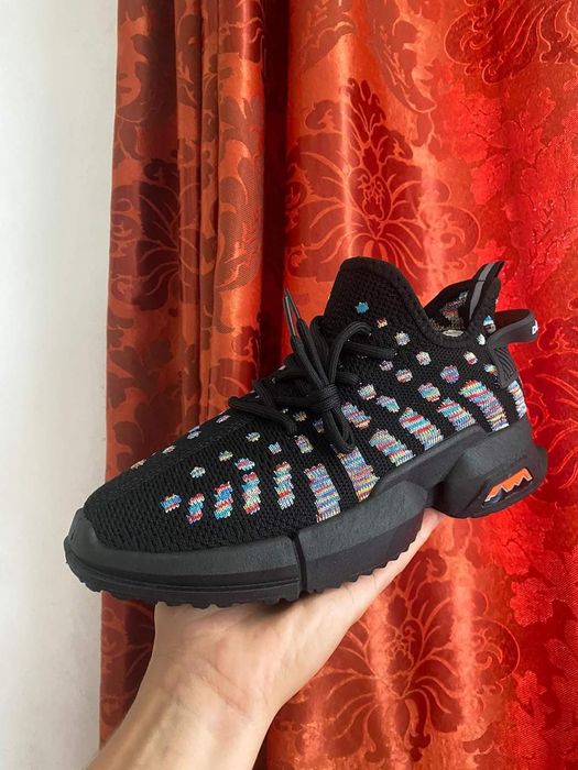 Încălțăminte nouă