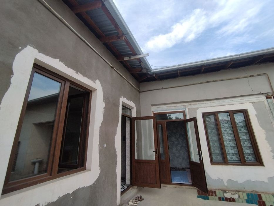 Sergeli tumani Qum ariq mahalla 5.5 sotix 5 xona