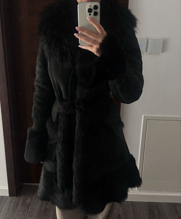 Blana naturala cu guler de vulpe