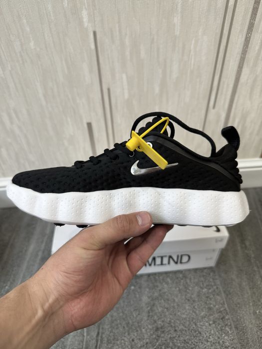 Продам кроссовки Nike Mind