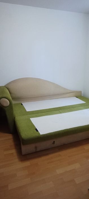 Диван с функция сън