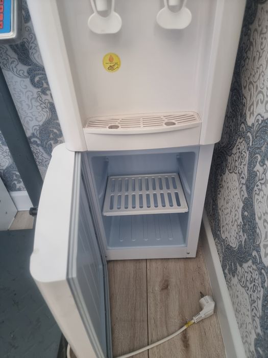 Диспансер для воды