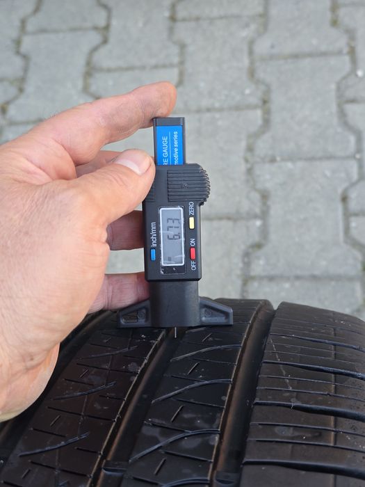 275 35 22 Pirelli