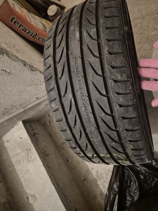 2 бр.Летни гуми 19 235/35