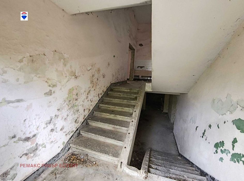 Бизнес имот за продажба в с. Тертер