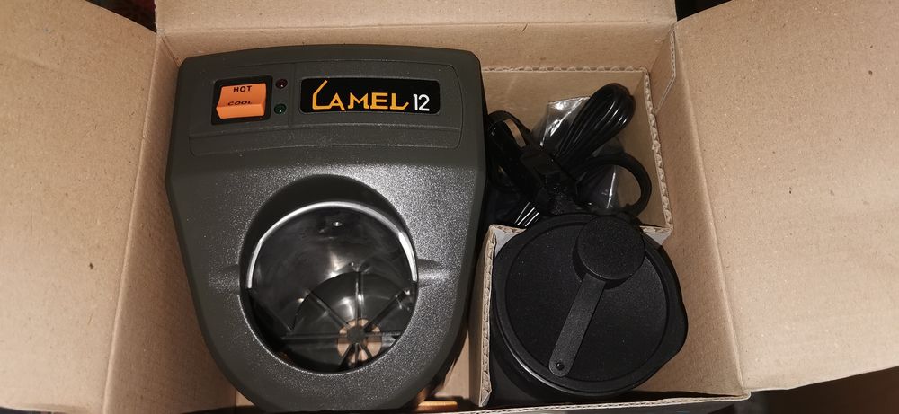 Cooler auto pentru racit sucul sau incalzit cafeaua