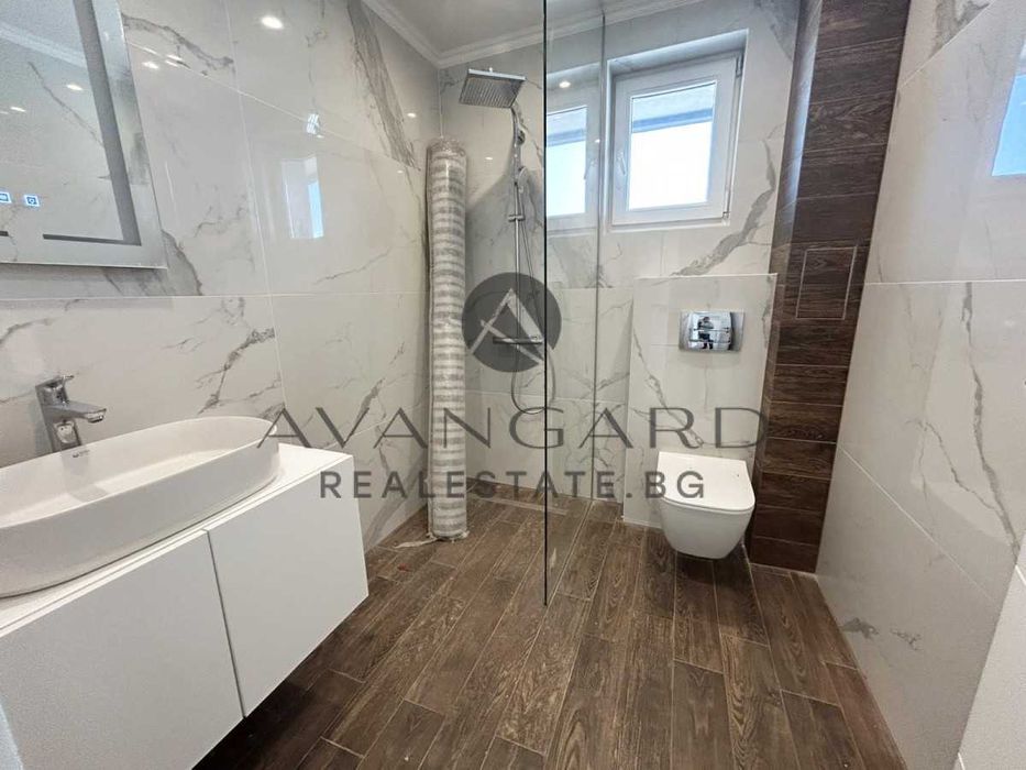 Продава се Тристаен апартамент в Пловдив, Остромила - 299 кв.м за 563 €/кв.м - Снимка #12