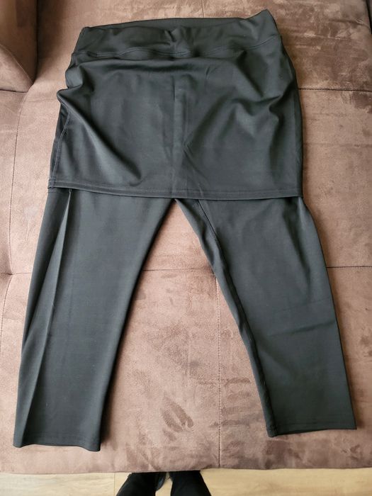 Дамска кожена пола и дамски клин