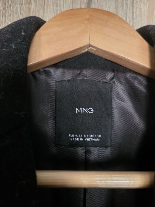 Вълнено палто Mango, вълнени пуловери